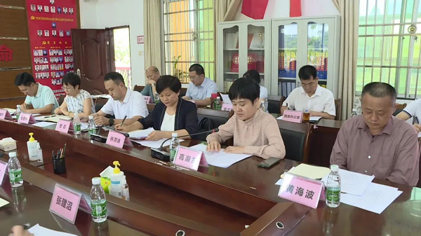 琼台师范学院与保亭开展校地合作