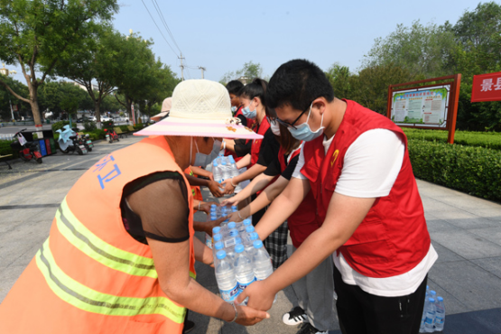 衡水市景县开展“寸草心爱老敬老 夏日送清凉”活动