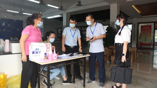 海口美兰区：下沉一线精准发力 织密疫情防控监督网