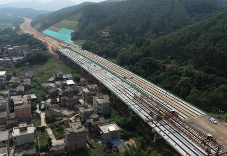 南横高速山江大桥顺利贯通 项目建设取得突破性进展