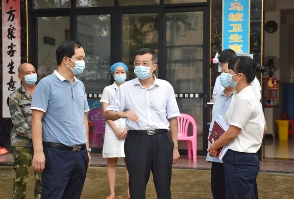 万宁市委书记盖文启调研公共卫生体系建设工作