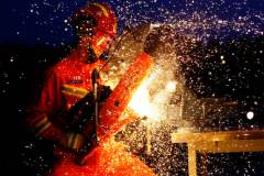 韩阳《竞技场上》1-黑龙江省双鸭山市-消防救援支队韩阳。摄影简介：本组照片拍摄于2021年9月，记录了双鸭山市消防救援支队的消防员们在竞技场上的风采。.jpg