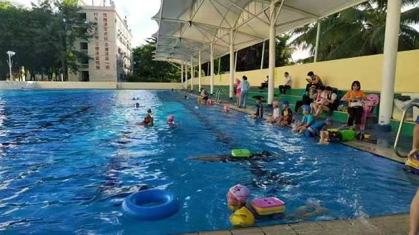 海南陵水13所学校泳池暑期免费向中小学生开放