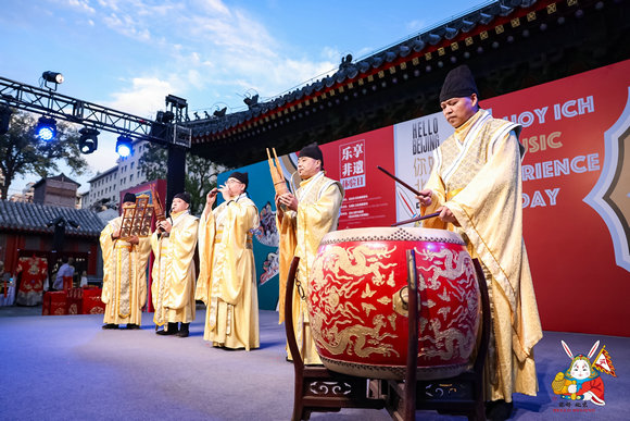 “你好 北京”，乐享非遗——在京外国人深度体验首都文化系列活动首场活动在智化寺举办