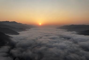  Small picture Sunrise in the Three Gorges. jpg
