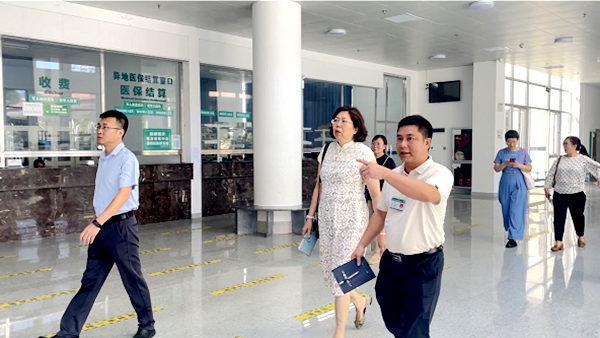 三亚市妇幼保健院专家团队深入海棠区基层医疗机构调研