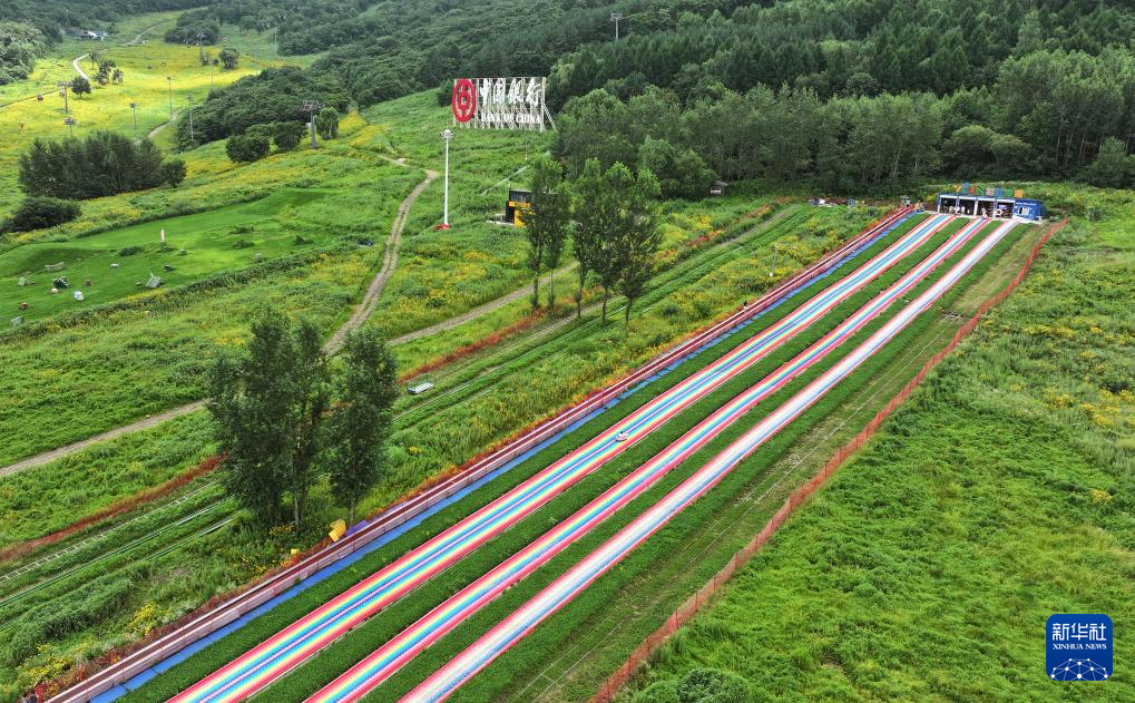 吉林市：滑雪场单色变彩色星空体育官网登录入口 带热消夏旅游季(图4)