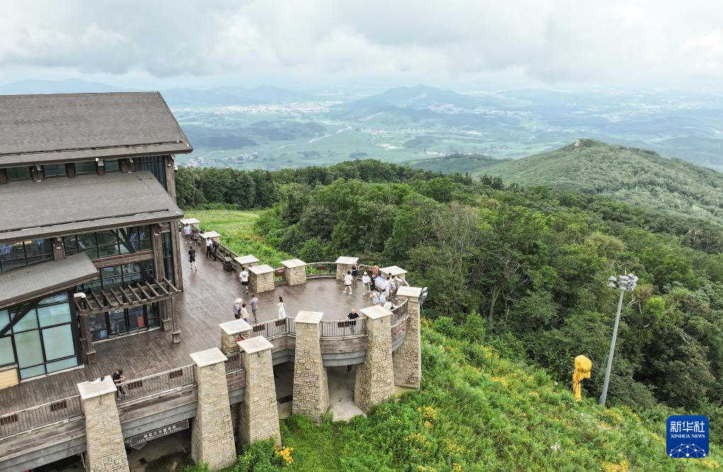 吉林市：滑雪场单色变彩色星空体育官网登录入口 带热消夏旅游季(图7)