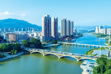 治出一溪碧水，润泽一城百姓（蔡昊 摄）_副本.jpg